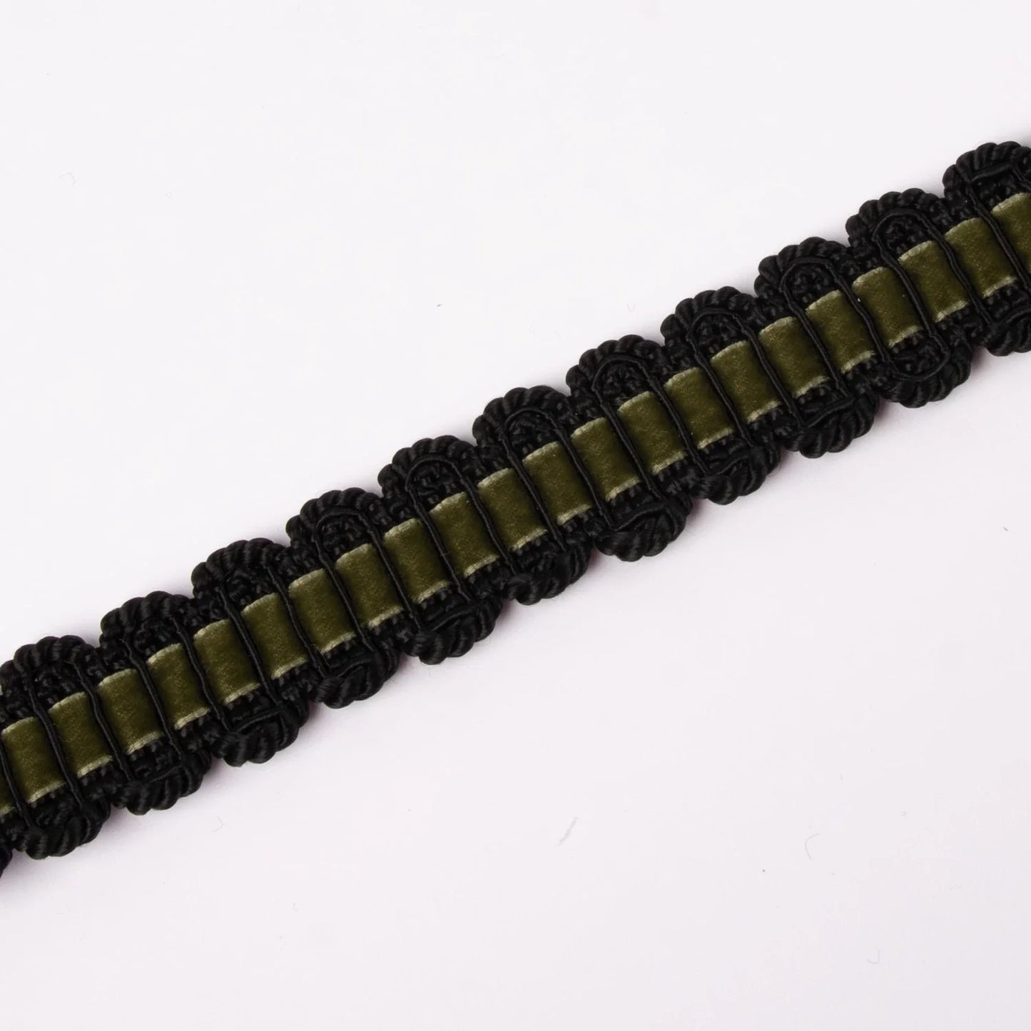 Braid trim/Agraman Fløyelsbåndsagraman 26mm-black/olive 642