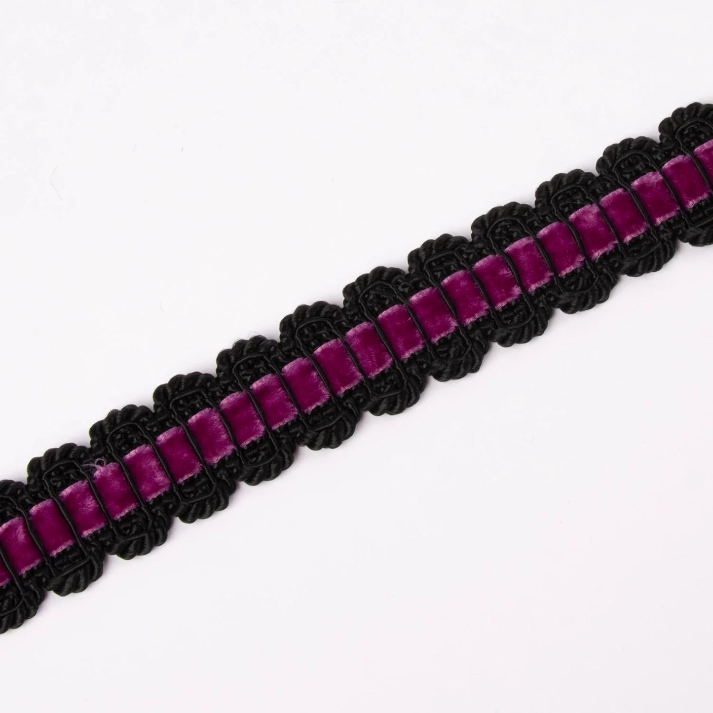 Braid trim/Agraman Fløyelsbåndsagraman 26mm-black/purple 709