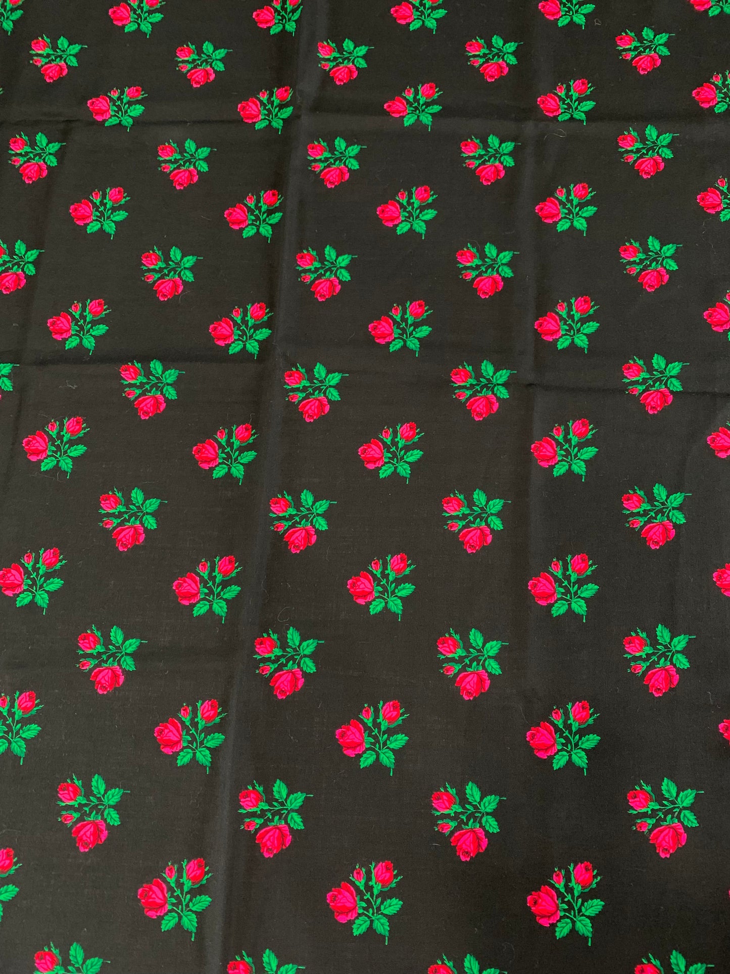 Hallingdal rose apron piece-wool