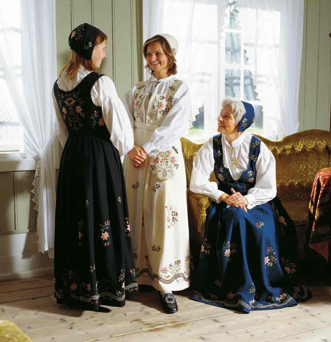 Bunad embroidery practice kit-Lundeby B9 Bunad