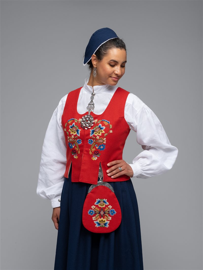 Bunad embroidery practice kit-Bolsøy Bunad