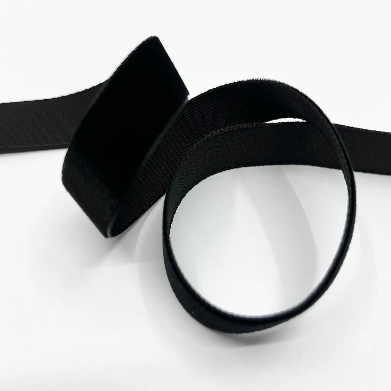 Trims-Velvet ribbon 16mm-black 725