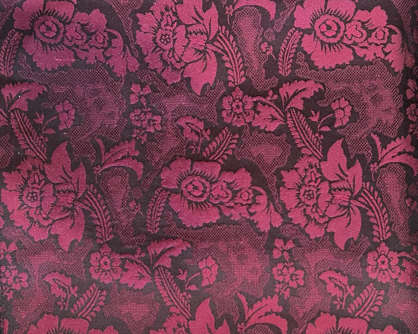 Damsgaard damask silk 140cm-red & black