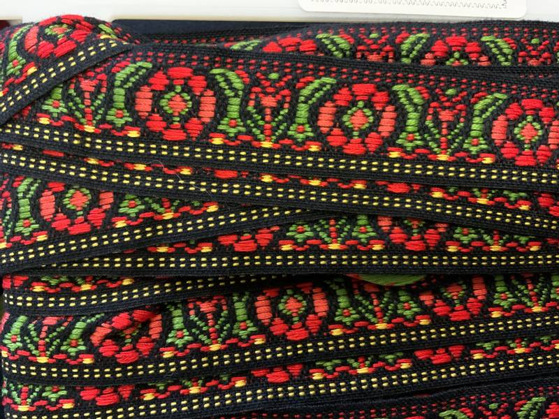 Hardanger #112-25mm-red/green/pink