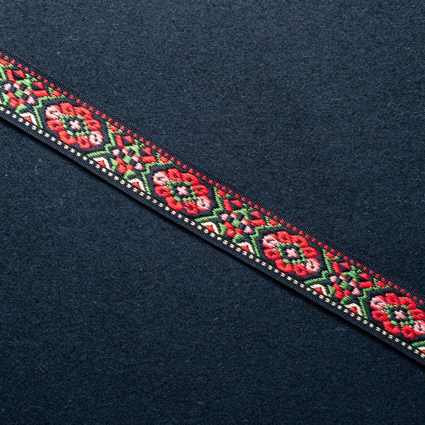Hardanger #118-21mm-red/green