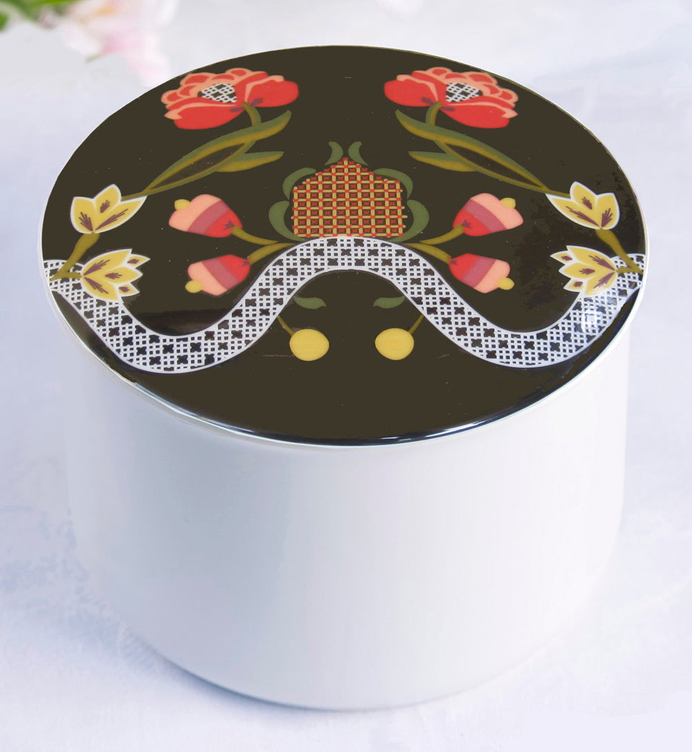Porcelain jewelry box-Graffer bunad-black