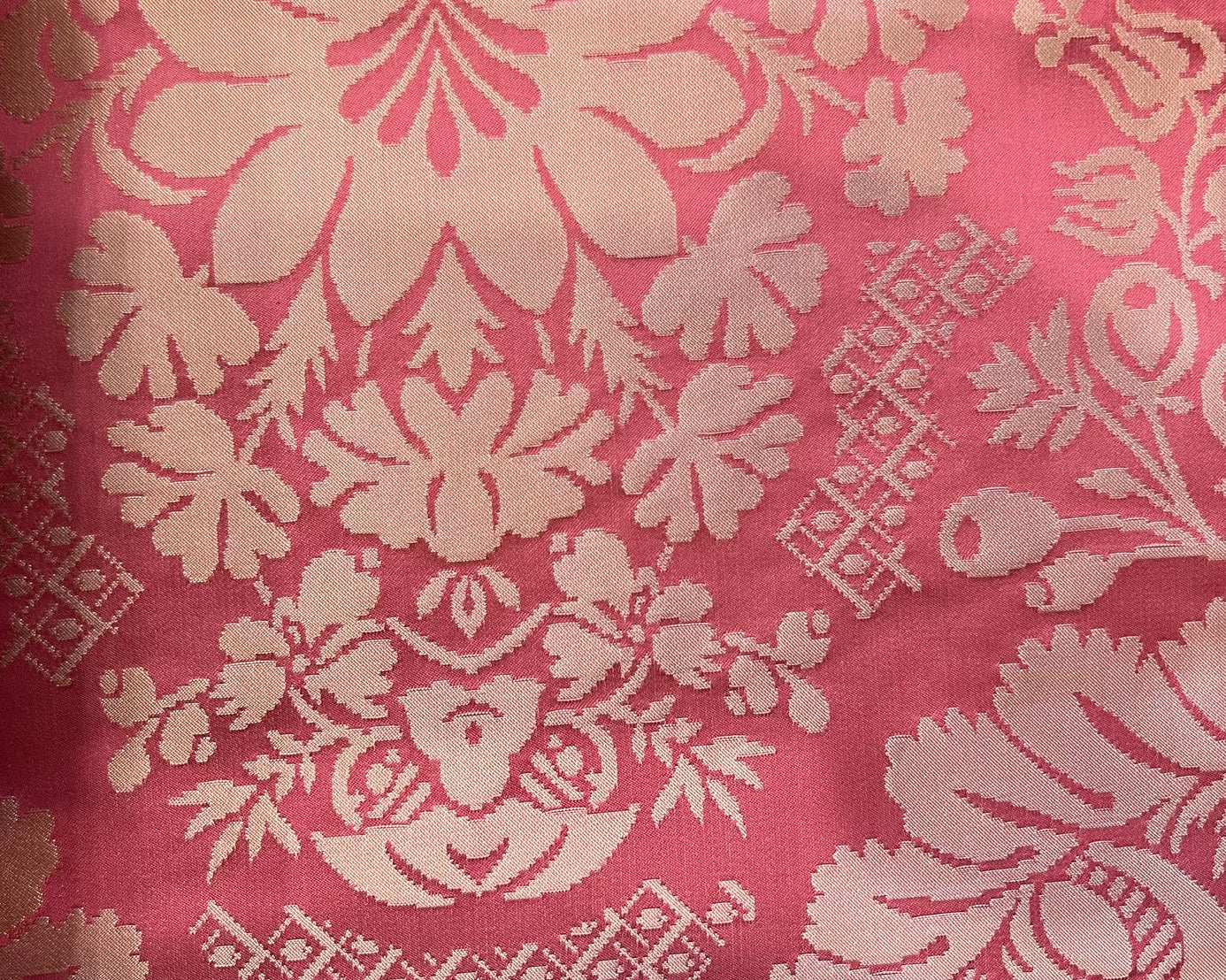 Lyonnais damask silk 140 cm-pink