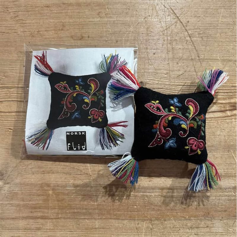 Pin cushion kit-pillow-black