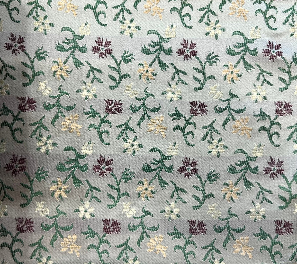 Svartisen brocade silk 140 cm-pale green