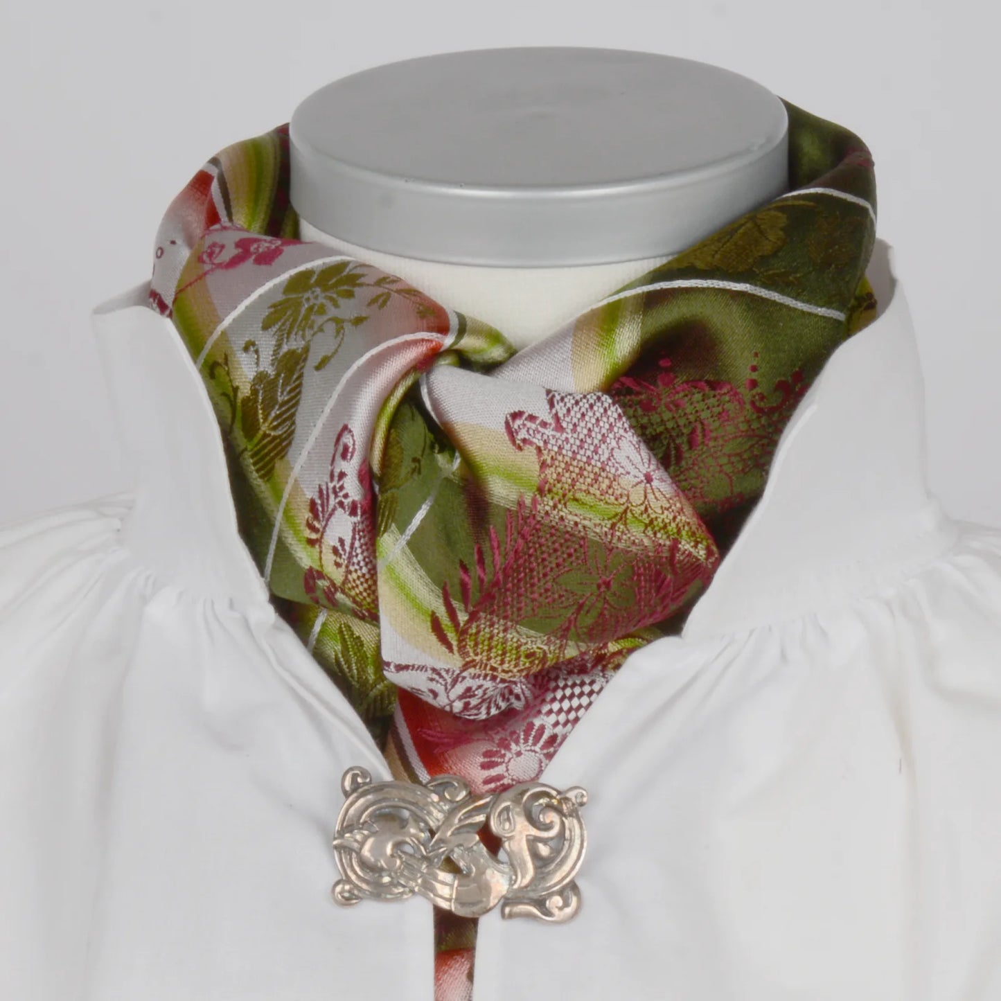 Theresia *040* silk scarf 80cm x 80cm-green/red
