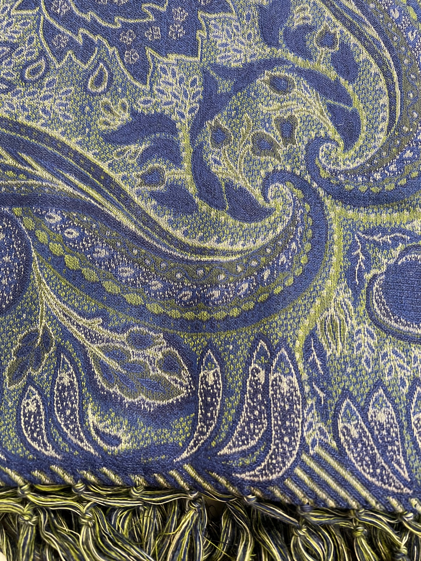 Wiener shawl-silk/wool-140x140cm with long fringes