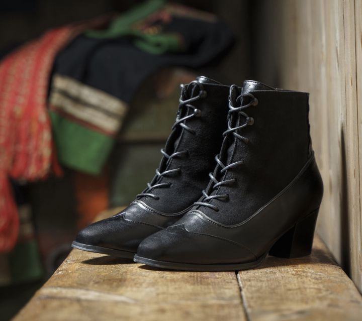Women's bunad shoes-Klara boot-leather-black