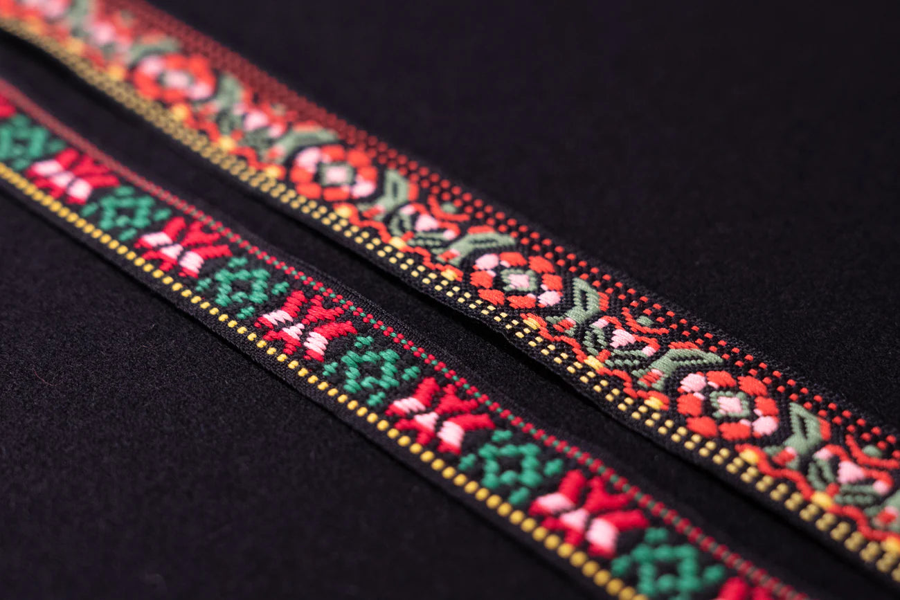 Hardanger #112-25mm-red/green/pink