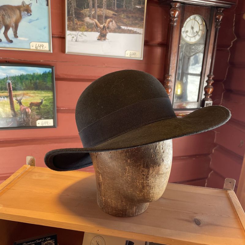 Bunad hat-model 4